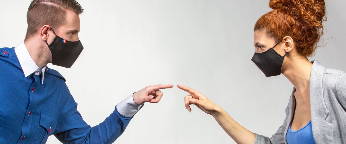 Photo de mode homme et femme pour masque catégorie 1 anti covid